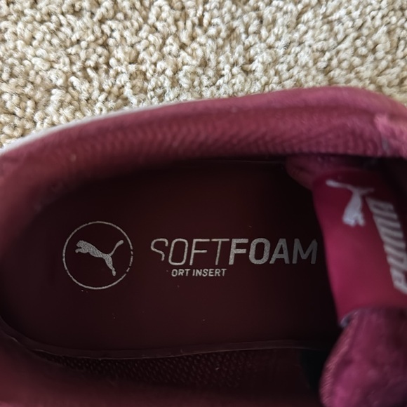 PUMA  burgundy suede sneaker with Soft foam insole Sz 8 - Picture 9 of 9